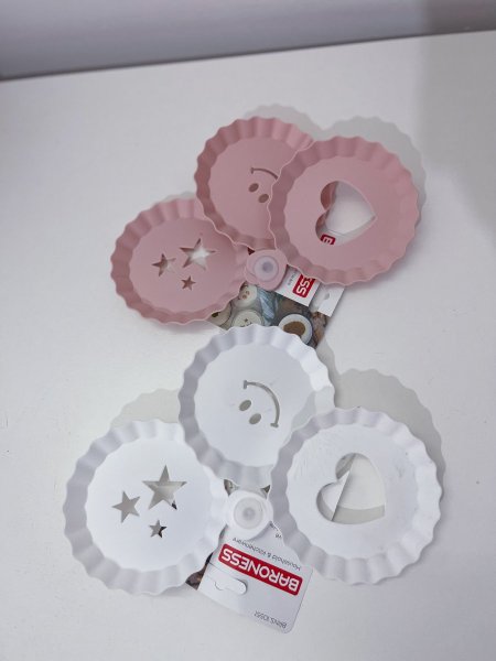 ٣ قطع لتزيين الرز بحليب النسكافيه الحلويات